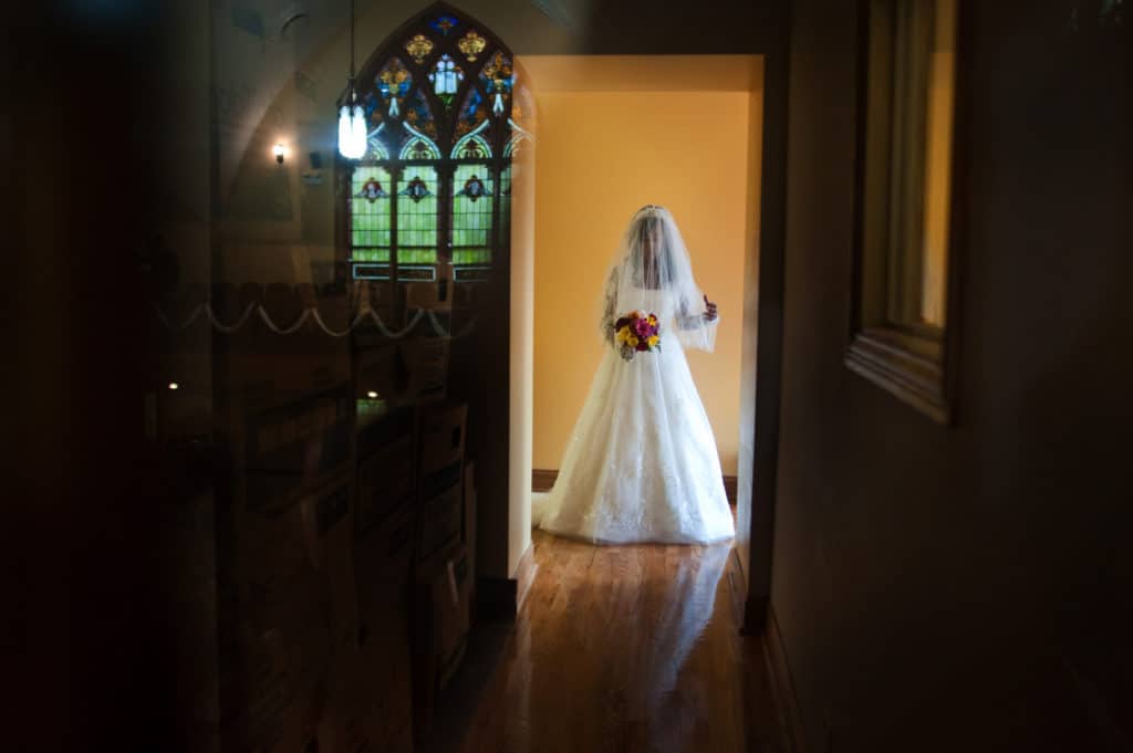 chicago illinois wedding, bride waiting for her dad to walk her down the aisle